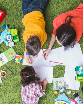 children-drawing-playing-carpet